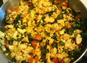 Spinach Tofu Scramble. Photo by Evelyn Oliver