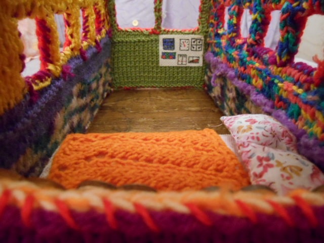  knitted model bus